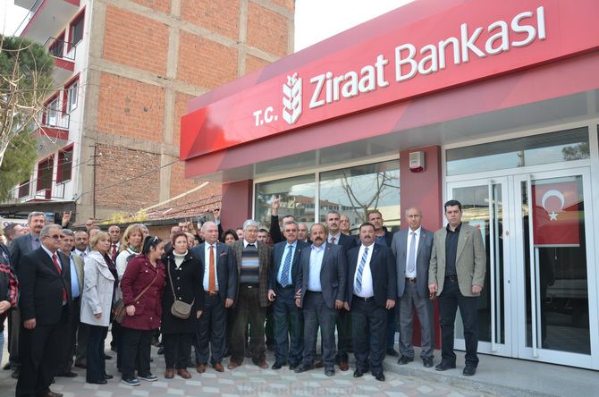MHP Akhisar Teşkilatı Ziraat Bankası’na T.C. Taktı
